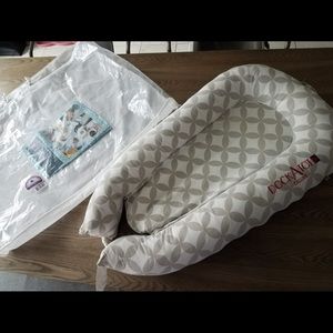 Gently used dock a tot deluxe with extra cover